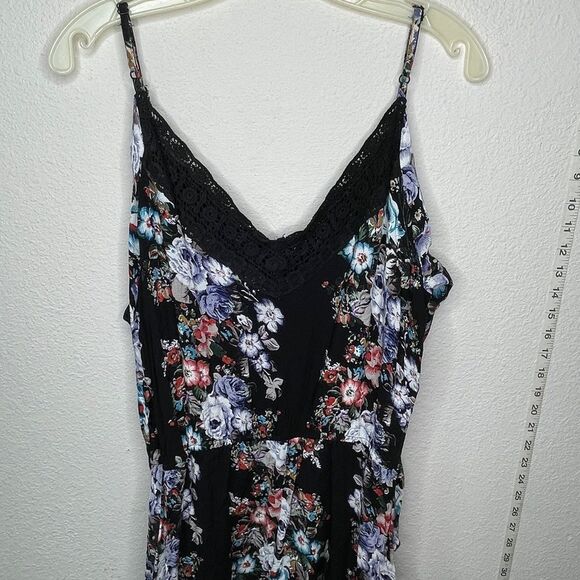 Kaitlyn Cold Shoulder Shorts Romper - Picture 7 of 8